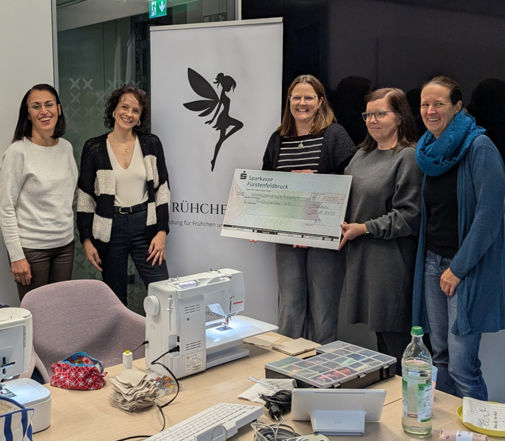 Spendenübergabe von der Initiative "FRAUENSACHEN in der Agenda 21 Olching"